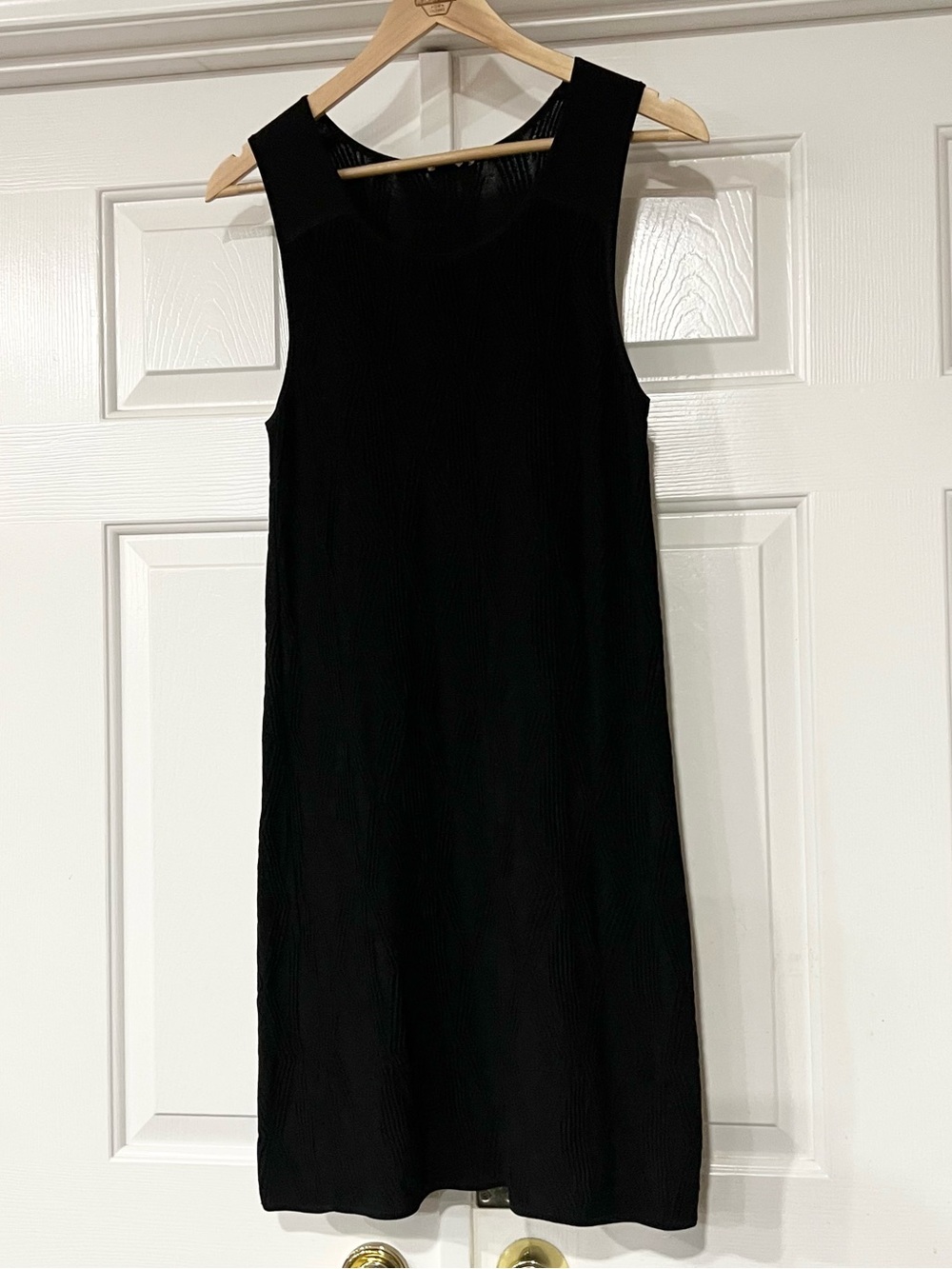 Club Monaco | Textured Sleeveless Black Shift Midi Dress